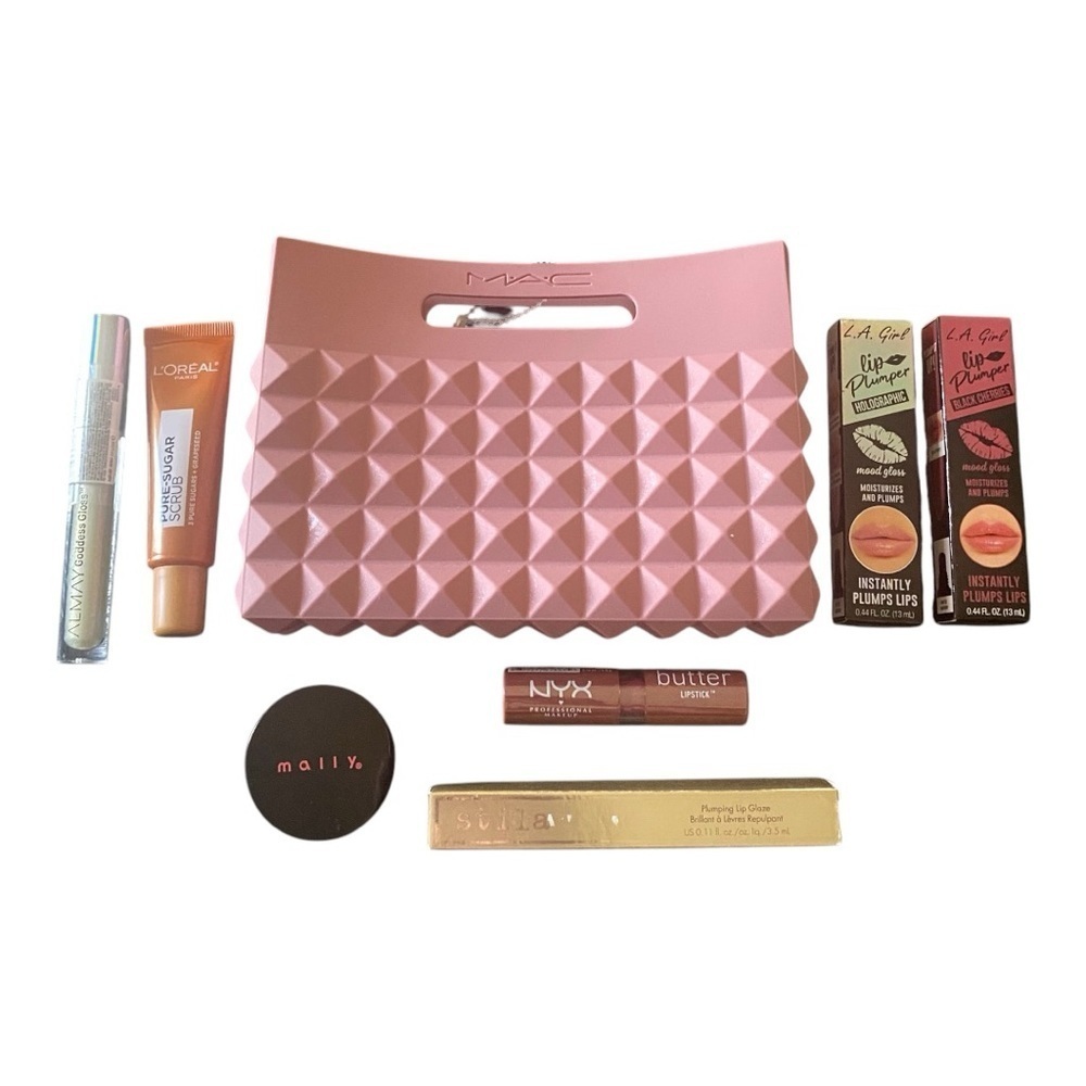 NWT-WOMENS BEAUTY BUNDLE-MAC-STILLA-MALLY AND MORE